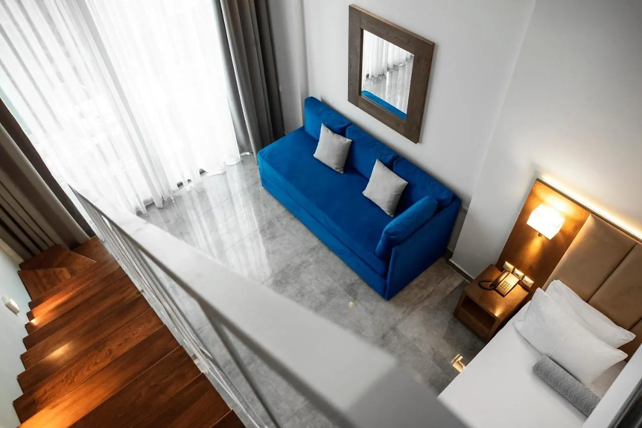 4- You Family Aparthotel Metamorfosi  Metamorfosi (Sithonia)