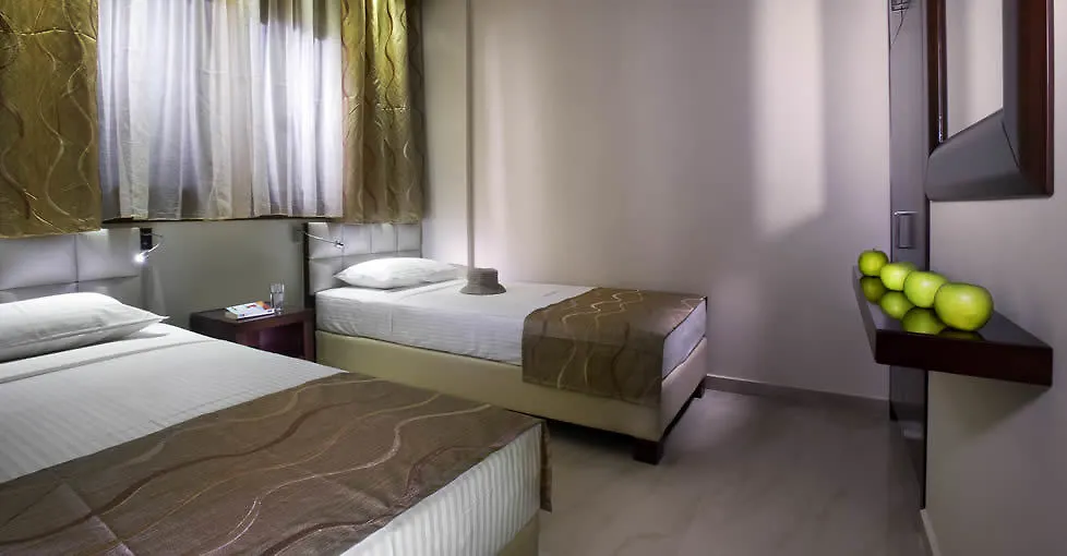 4- You Family Aparthotel Metamorfosi
